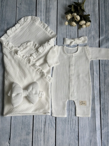 Купить оптом 335-М. Комплект из детского комбинезона,  р 56 и конверта муслин, хлопок 100% 90/90 см, молочный в Брянске